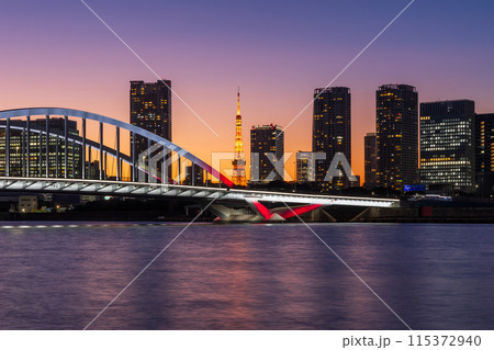 東京夜景　勝どき　東京タワー方面の夜景 115372940