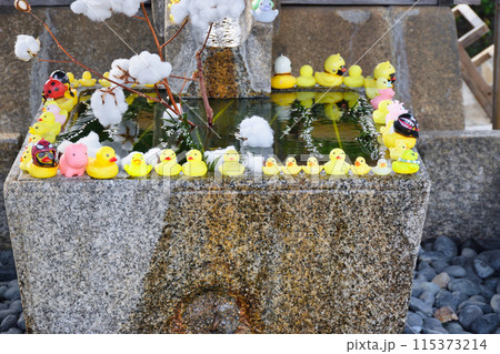 金戒光明寺のあひるの手水（京都市左京区） 115373214