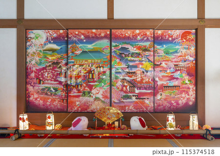 京都・山科　随心院「極彩色梅匂小町絵図」 115374518