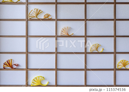 秋の京都 随心院 秋を感じる障子の貼り絵 秋の京都 随心院 秋を感じる障子の貼り絵 115374536