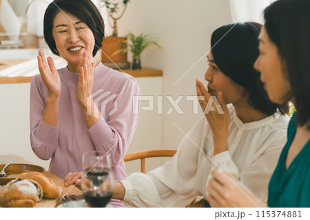 a forty-something woman 115374881