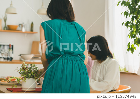 a forty-something woman 115374948