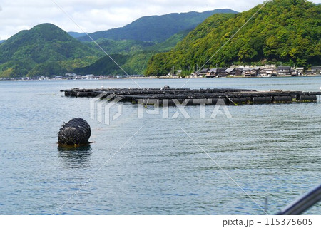 丹後半島の北の端ここは伊根の舟屋です 丹後半島の北の端ここは伊根の舟屋です 115375605