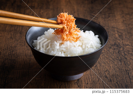 鮭とご飯　Japanese food 115375683