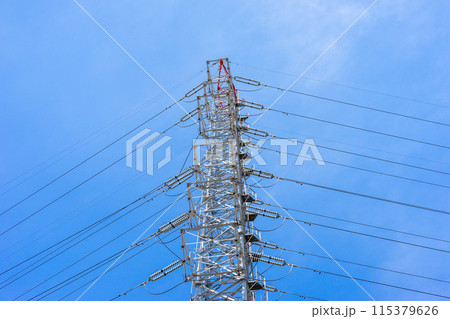 青空にそびえる鉄塔 115379626