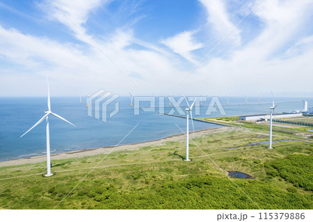 海に立つ風車（空撮） 115379886