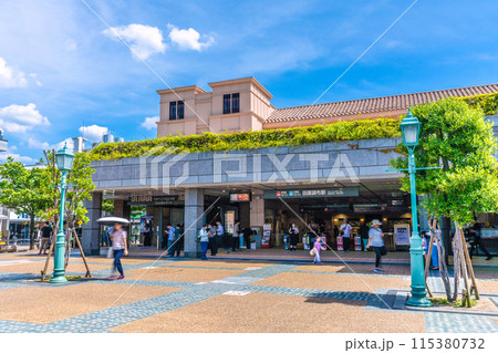 日本の東京都市景観 6月。東急電鉄 田園調布駅などを望む。（近くには復元駅舎がある）＝8日 115380732