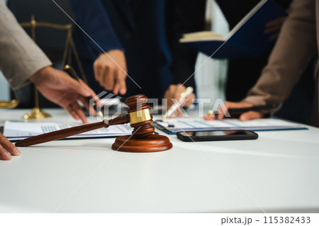 lawyer or judge welcome to consult with customers Legal and legal services. 115382433