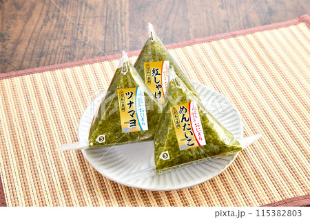 おにぎり 115382803