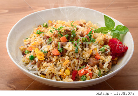 しらすと納豆の炒飯 ( 納豆の香ばしさが楽しめるアレンジ炒飯 ) しらすと納豆の炒飯 ( 納豆の香ばしさが楽しめるアレンジ炒飯 ) 115383078