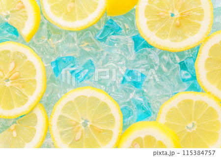 アクリルアイスと炭酸水のブルーとレモンの背景 アクリルアイスと炭酸水のブルーとレモンの背景 115384757