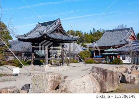 四国霊場第84番札所屋島寺（香川県高松市） 115386149