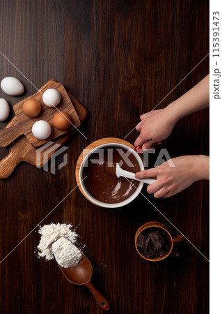 Melting chocolate 115391473