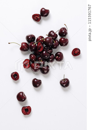 shining cherriesの写真素材 [115391767] - PIXTA