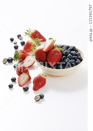 a bowl of cherries and blueberries a bowl of cherries and blueberries 115391797