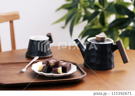 Bam Yanggang Dessert and Tea on the Table Bam Yanggang Dessert and Tea on the Table 115392671