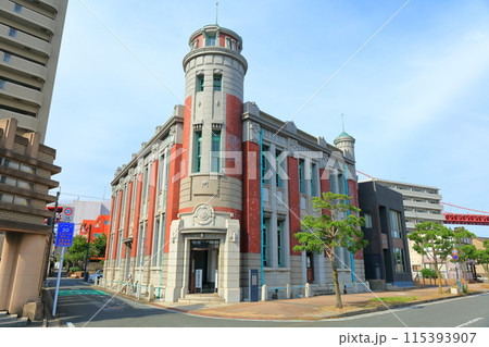 【福岡県】晴天の旧古河鉱業若松ビル（若松バンド） 115393907