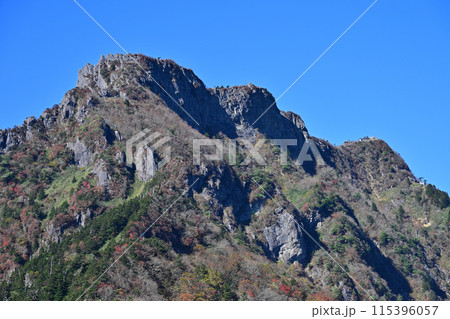 西日本最高峰の四国の霊山「石鎚山」の秋 西日本最高峰の四国の霊山「石鎚山」の秋 115396057