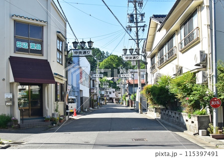 レトロな浅間温泉の町並み 長野県松本市 レトロな浅間温泉の町並み 長野県松本市 115397491