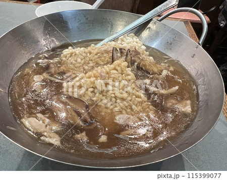 美味しそうなフカヒレおこげ餡かけご飯 美味しそうなフカヒレおこげ餡かけご飯 115399077