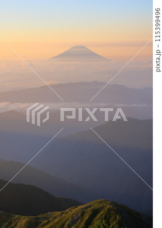 北岳から望む富士山 115399496