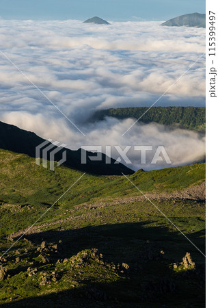 トムラウシに広がる雲海 115399497