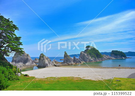 東北・浄土ヶ浜・さながら極楽浄土の如し、レストハウス展望台から眺める美しい浜・岩手県宮古市(2) 115399522