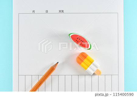 絵日記と夏の小物で夏休みの宿題のイメージ 115400590