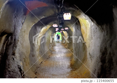 東北・浄土ヶ浜・浄土ヶ浜と蛸の浦を結ぶトンネルを、蛸の浦側から探検気分で進む・岩手県宮古市(1) 東北・浄土ヶ浜・浄土ヶ浜と蛸の浦を結ぶトンネルを、蛸の浦側から探検気分で進む・岩手県宮古市(1) 115400655