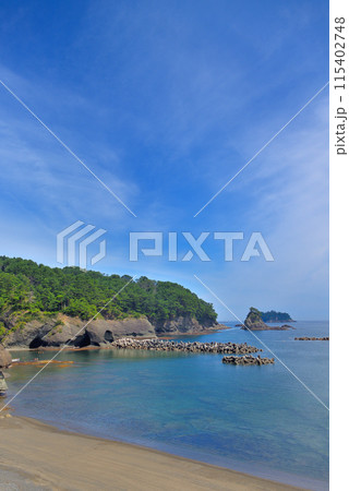 東北・浄土ヶ浜エリア・奇岩に囲まれた蛸の浜、地元に愛される美しい風景・岩手県宮古市(3) 115402748