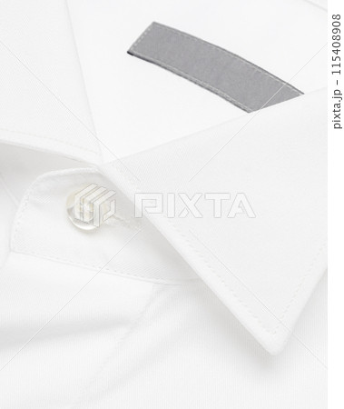 Classic white shirt wingtip collar with mother-of-pearl buttons 115408908