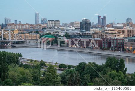 View of the Moscow River and the Muzeon Park in the center of the Russian capital 115409599