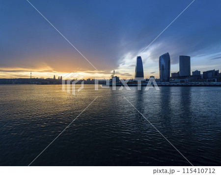 アゼルバイジャン・バクーのベイサイドから眺める夕景 / Baku bay, Azerbaijan アゼルバイジャン・バクーのベイサイドから眺める夕景 / Baku bay, Azerbaijan 115410712