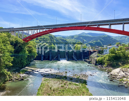 折原橋から望む玉淀ダム 115411048