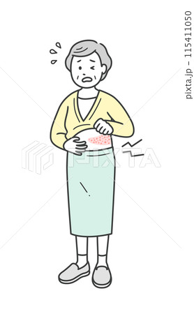帯状疱疹で脇腹が痛み顔をしかめる高齢女性の全身イラスト 115411050