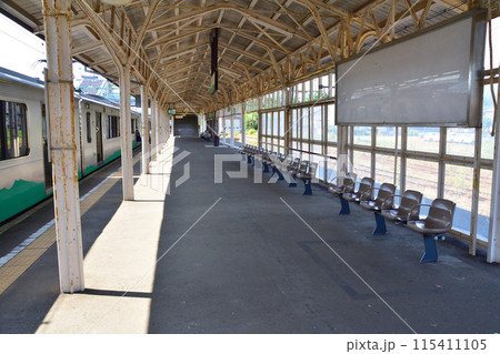 えちごトキめき鉄道妙高はねうまラインの上越妙高駅から直江津駅までの車窓風景(2022年夏) 115411105