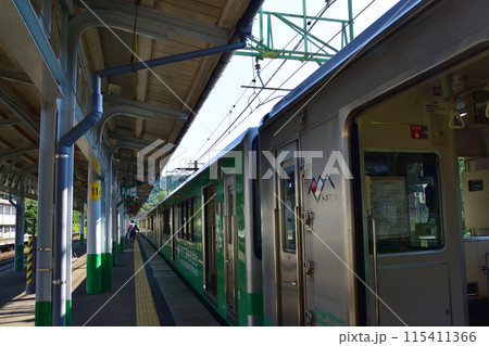 えちごトキめき鉄道妙高はねうまラインの妙高高原駅から上越妙高駅までの車窓風景(2022年夏) 115411366