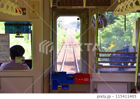 えちごトキめき鉄道妙高はねうまラインの妙高高原駅から上越妙高駅までの車窓風景(2022年夏) 115411405