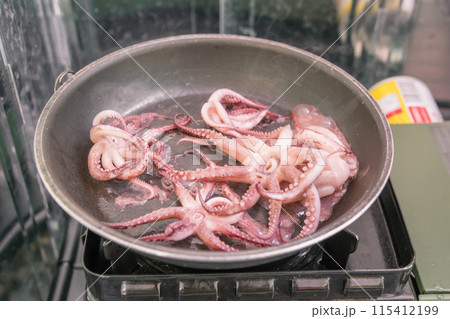 【オートキャンプ場でソロキャンプ イカゲソを焼く】 【オートキャンプ場でソロキャンプ イカゲソを焼く】 115412199