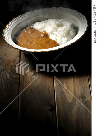 熱々カレーライスの単品撮影 熱々カレーライスの単品撮影 115412407