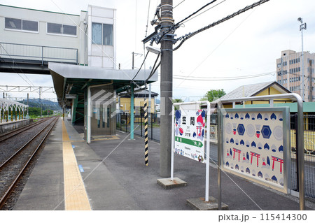 茨城県　水戸線・笠間駅のホーム 115414300