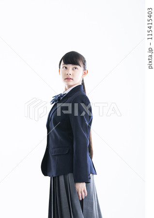 女子中学生のポートレート 115415403