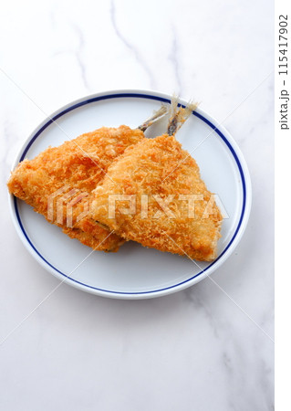 揚げたてでサクサクの食感、おいしいアジフライ 揚げたてでサクサクの食感、おいしいアジフライ 115417902