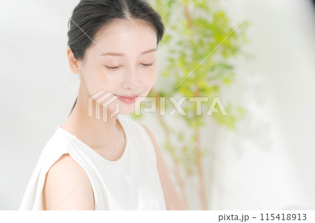 美しい女性のビューティーイメージ 115418913
