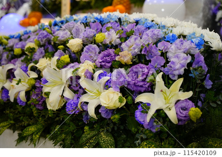 お洒落な花祭壇 115420109