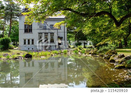 日本庭園の中の洋館 重要文化財 秋田県 日本庭園の中の洋館 重要文化財 秋田県 115420910