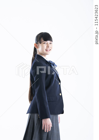 女子中学生のポートレート 115423623