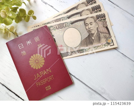 パスポートと一万円 パスポートと一万円 115423639