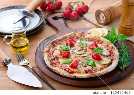 ピザ マルゲリータ ブォーノ イタリア語で『美味しい』を意味するBouno（ブォーノ）pizza 115425468