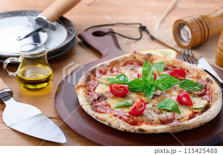 ピザ マルゲリータ ブォーノ イタリア語で『美味しい』を意味するBouno（ブォーノ）pizza 115425488